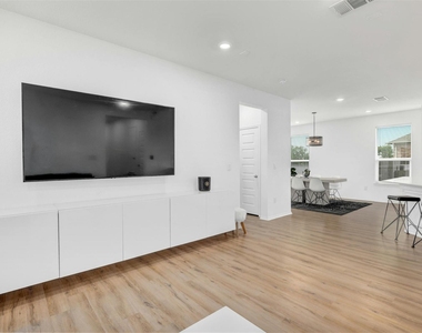 169 Kulmbacher Dr - Photo Thumbnail 5