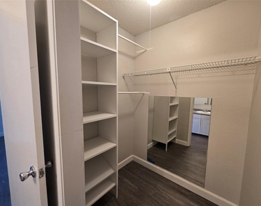 4304 Duval Rd - Photo Thumbnail 17