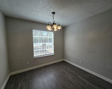 4304 Duval Rd - Photo Thumbnail 6
