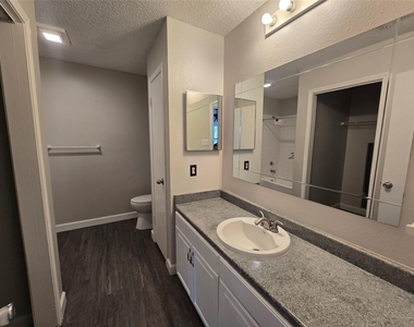 4304 Duval Rd - Photo Thumbnail 14