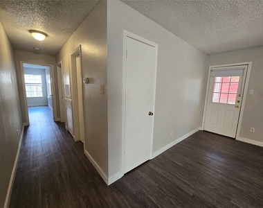 4304 Duval Rd - Photo Thumbnail 9