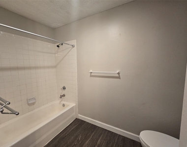 4304 Duval Rd - Photo Thumbnail 15