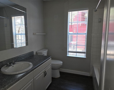 4304 Duval Rd - Photo Thumbnail 11
