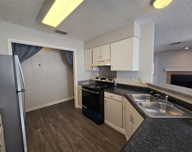 4304 Duval Rd - Photo Thumbnail 7