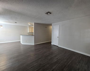 4304 Duval Rd - Photo Thumbnail 5
