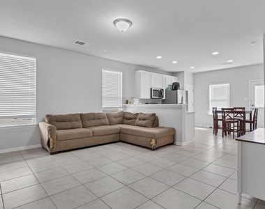 128 Quiet Man Dr - Photo Thumbnail 3