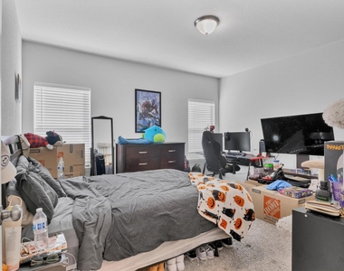 128 Quiet Man Dr - Photo Thumbnail 8