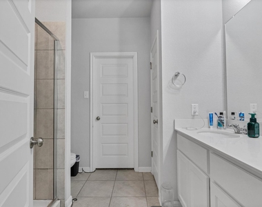 128 Quiet Man Dr - Photo Thumbnail 10