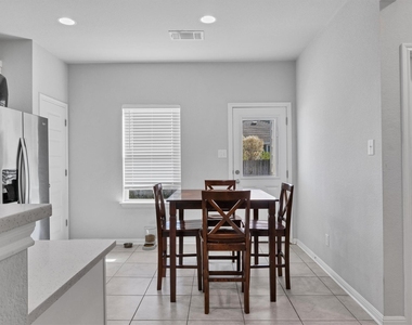 128 Quiet Man Dr - Photo Thumbnail 6