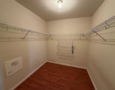 1617 Tea Leaf Dr - Photo Thumbnail 9