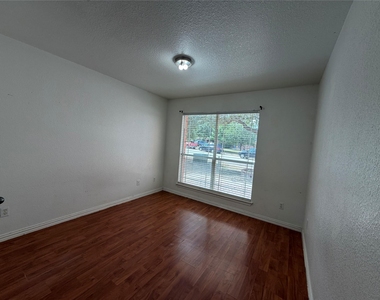 1617 Tea Leaf Dr - Photo Thumbnail 7