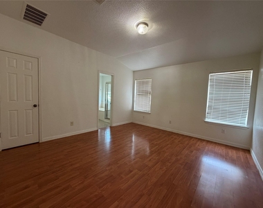 1617 Tea Leaf Dr - Photo Thumbnail 8
