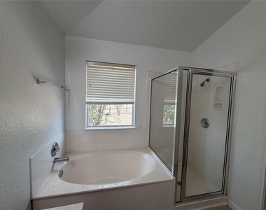 1617 Tea Leaf Dr - Photo Thumbnail 10