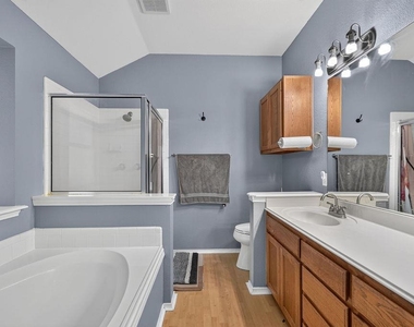 1006 Clear Lake Ln - Photo Thumbnail 18