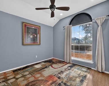 1006 Clear Lake Ln - Photo Thumbnail 11