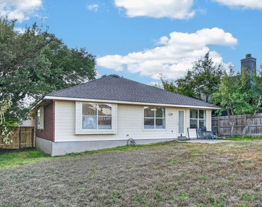 1006 Clear Lake Ln - Photo Thumbnail 23