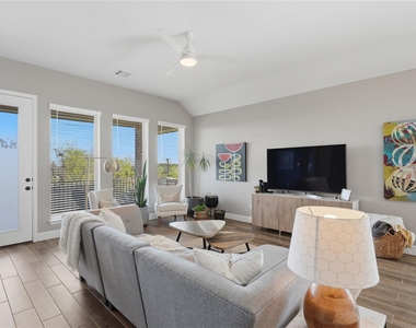 344 Carpenter Hill Dr - Photo Thumbnail 7