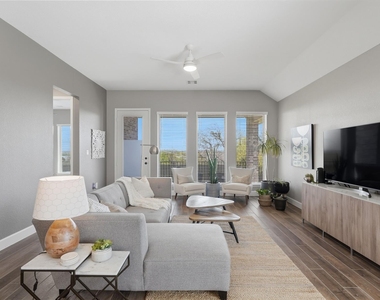 344 Carpenter Hill Dr - Photo Thumbnail 5