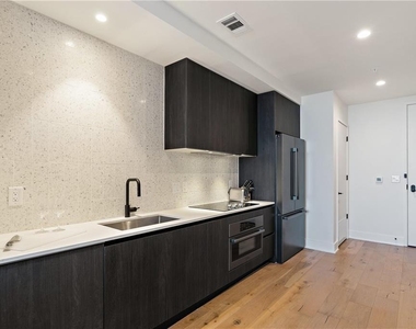 48 East Ave - Photo Thumbnail 4