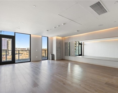 48 East Ave - Photo Thumbnail 30