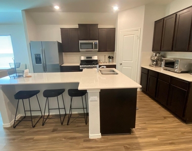 3304 Kenner Dr - Photo Thumbnail 2