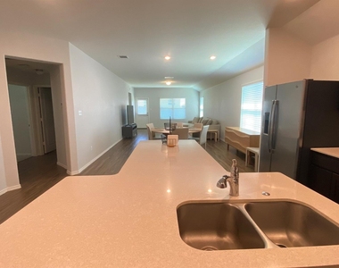 3304 Kenner Dr - Photo Thumbnail 4