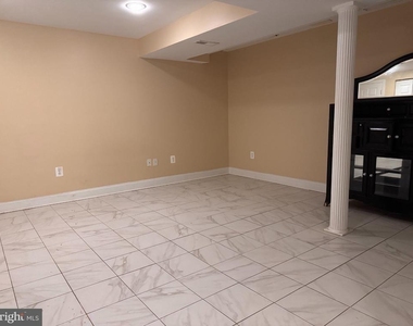319 Boeing Court - Photo Thumbnail 11