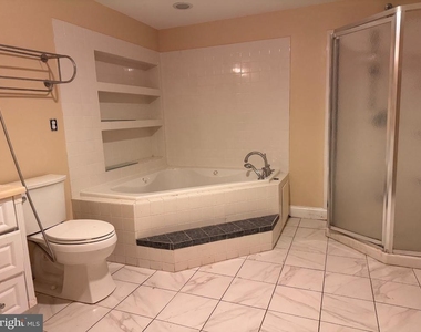 319 Boeing Court - Photo Thumbnail 9
