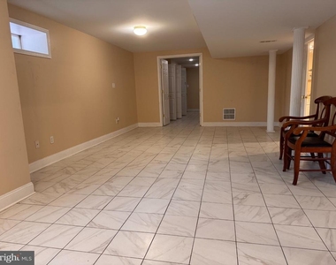 319 Boeing Court - Photo Thumbnail 6