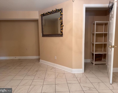 319 Boeing Court - Photo Thumbnail 2