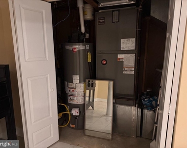 319 Boeing Court - Photo Thumbnail 12