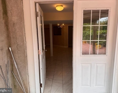 319 Boeing Court - Photo Thumbnail 16