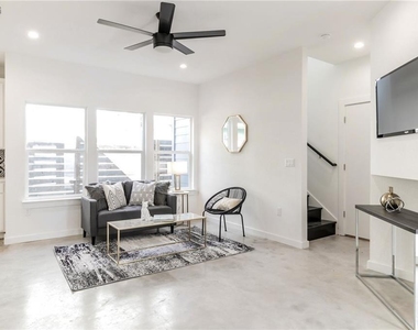 1144 Gunter St - Photo Thumbnail 4