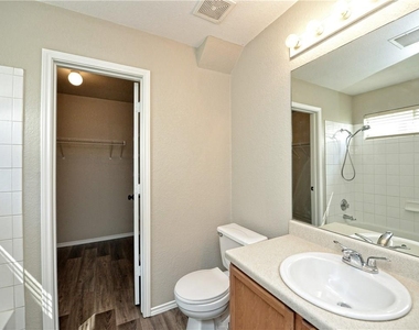 9212 Rowlands Sayle Rd - Photo Thumbnail 18
