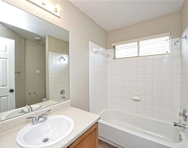 9212 Rowlands Sayle Rd - Photo Thumbnail 14
