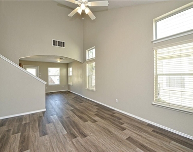 9212 Rowlands Sayle Rd - Photo Thumbnail 3