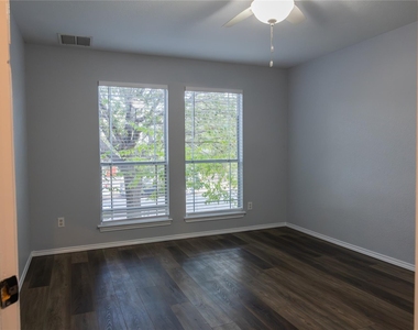 9212 Rowlands Sayle Rd - Photo Thumbnail 33