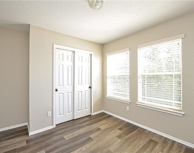 9212 Rowlands Sayle Rd - Photo Thumbnail 12