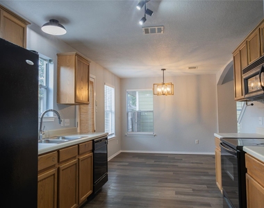 9212 Rowlands Sayle Rd - Photo Thumbnail 34