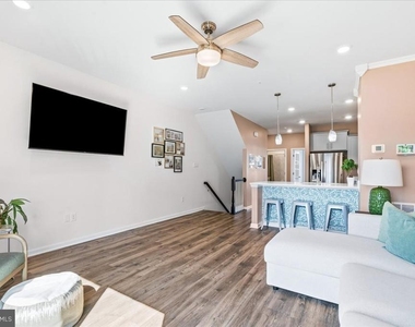 415 Union Street - Photo Thumbnail 9