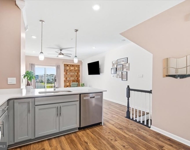 415 Union Street - Photo Thumbnail 15