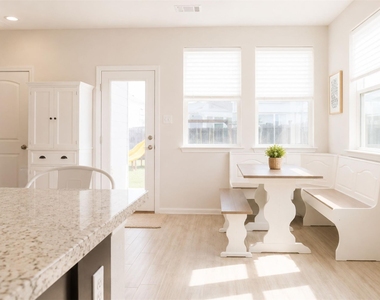 153 Blue Agate Ct - Photo Thumbnail 8