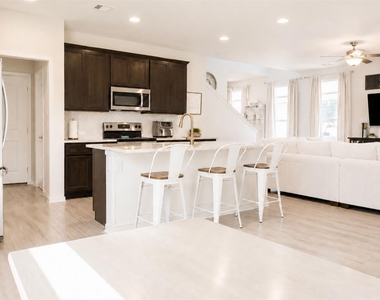 153 Blue Agate Ct - Photo Thumbnail 6