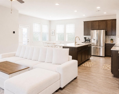 153 Blue Agate Ct - Photo Thumbnail 5