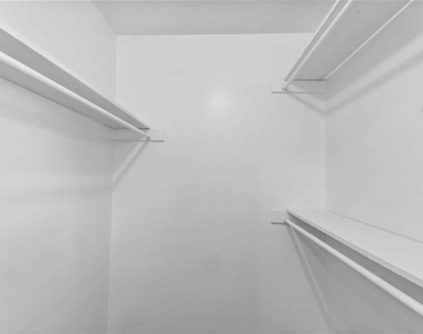 1302 Parker Ln - Photo Thumbnail 15