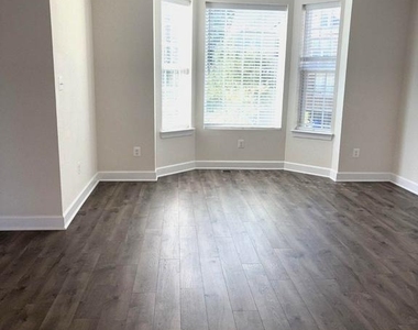 2907 Chalkstone Place - Photo Thumbnail 5