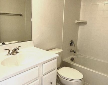 2907 Chalkstone Place - Photo Thumbnail 16