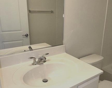 2907 Chalkstone Place - Photo Thumbnail 18