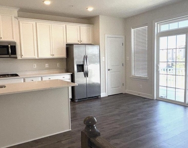 2907 Chalkstone Place - Photo Thumbnail 13
