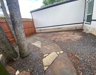 7206 Chimney Cors - Photo Thumbnail 15